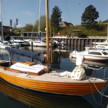 4 Sterne Wohnen Zum Alten Forsthof Am Schlosspark, App 1 Smuck Und Groot *